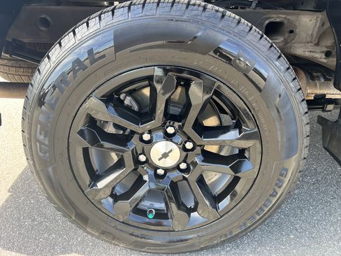 Used 2024 Chevrolet Silverado 1500 RST w/ Z71 Off-Road Package image 11