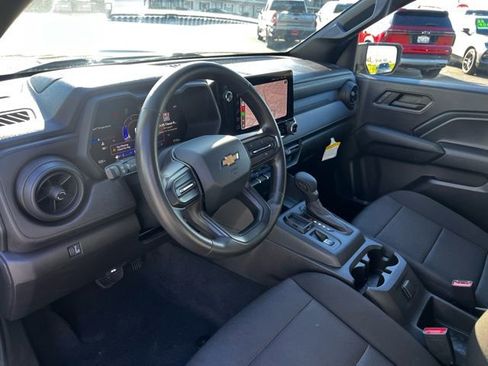 Certified 2024 Chevrolet Colorado W/T image 15