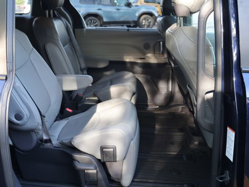 Used 2023 Toyota Sienna Limited AWD/4WD image 16