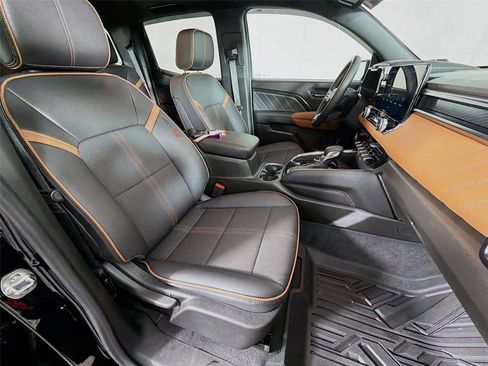 Used 2024 GMC Canyon AT4 w/ Technology Package image 28