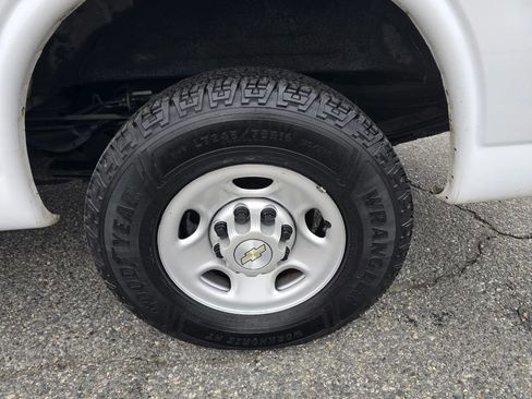 Used 2020 Chevrolet Express 2500 Regular Van 3D w/ Driver Convenience Package image 13