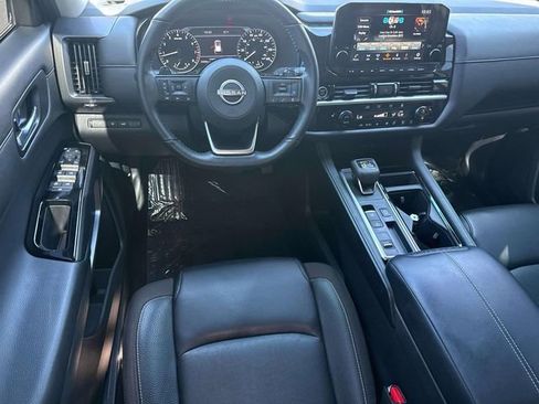 Certified 2024 Nissan Pathfinder SL w/ SL Premium Package FWD image 10