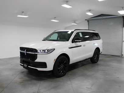 New 2026 Lincoln Navigator Reserve w/ Jet Appearance Package