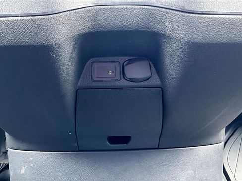Used 2025 Mercedes-Benz Sprinter 2500 image 37