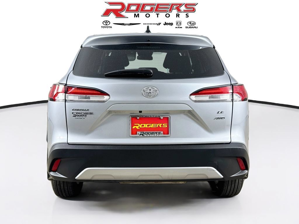 Used 2025 Toyota Corolla Cross LE AWD/4WD image 12
