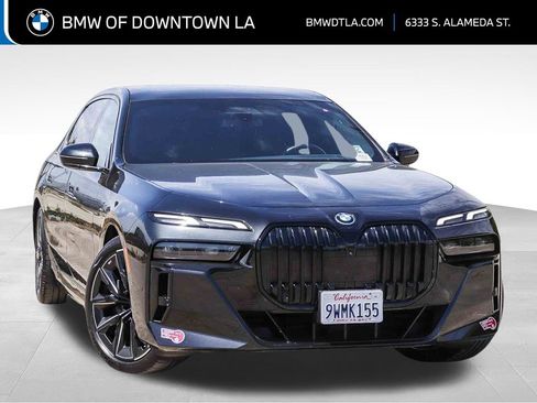 Used 2023 BMW i7 xDrive60 AWD/4WD image 1