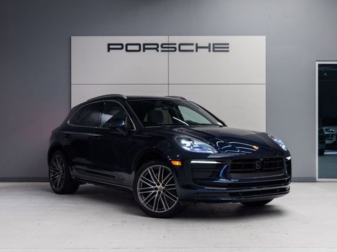 Certified 2023 Porsche Macan AWD/4WD image 9