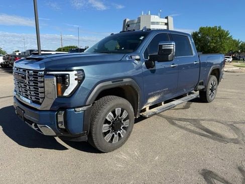 Used 2026 GMC Sierra 2500 Denali w/ Denali Reserve Package AWD/4WD image 6