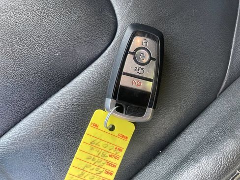 Used 2018 Ford Edge Titanium w/ Cold Weather Package AWD/4WD image 35