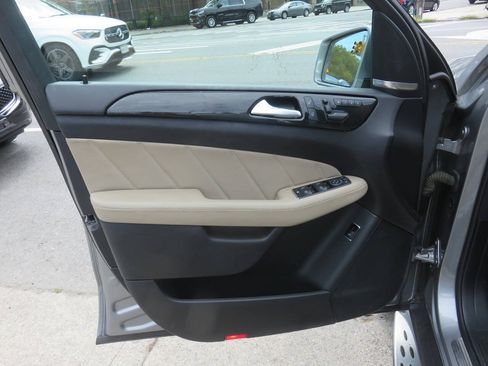 Used 2016 Mercedes-Benz GL 450 4MATIC image 28