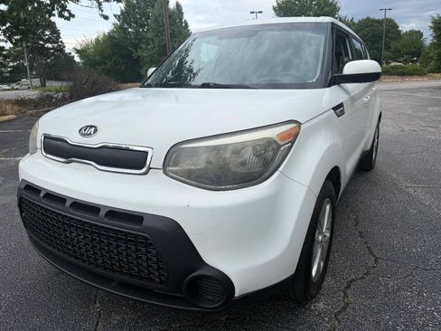 Used 2016 Kia Soul FWD image 1
