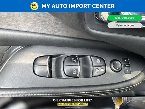 Used 2020 Nissan Murano SL w/ Moonroof Package AWD/4WD image 12