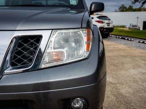 Used 2019 Nissan Frontier SV w/ Value Truck Package image 3