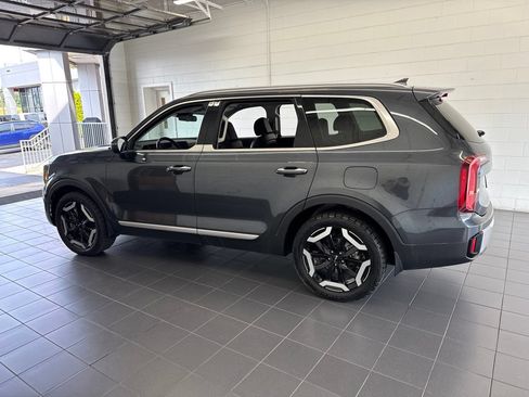 Used 2024 Kia Telluride S FWD image 5
