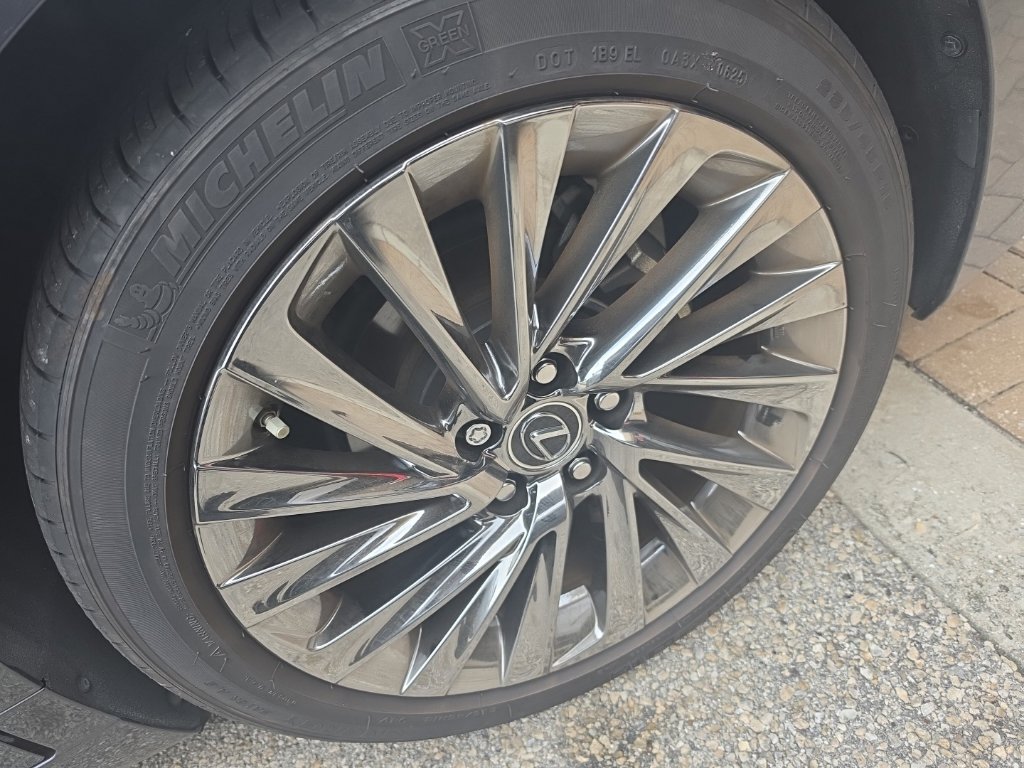 Used 2025 Lexus ES 300h w/ Technology Package FWD image 5