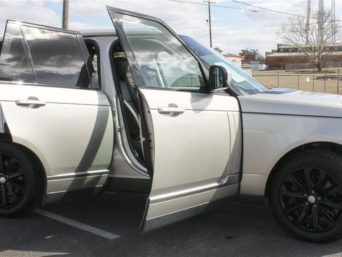 Used 2014 Land Rover Range Rover HSE image 9