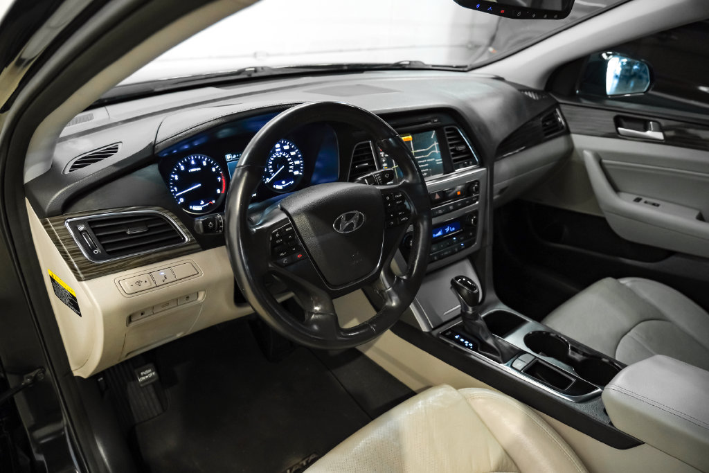 Used 2015 Hyundai Sonata Limited w/ Option Group 05 FWD image 3