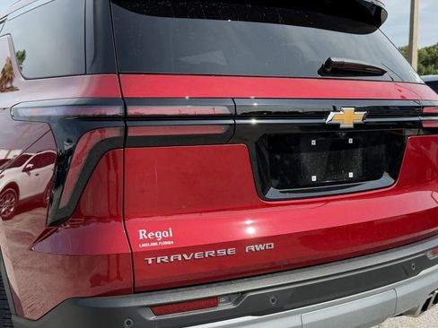 Certified 2026 Chevrolet Traverse LT w/ Driver Confidence Package AWD/4WD image 12