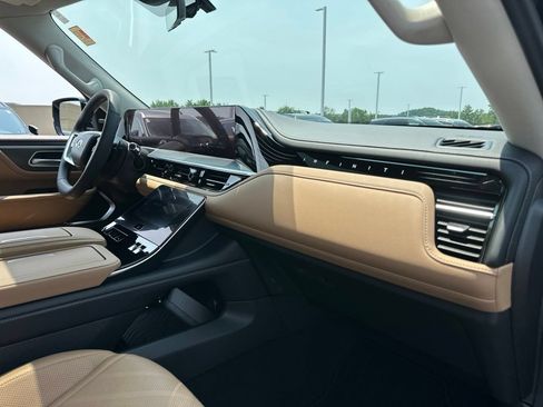 New 2027 INFINITI QX80 Luxe AWD/4WD image 14