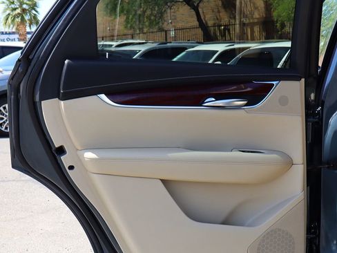 Used 2019 Cadillac XT5 Luxury FWD image 30