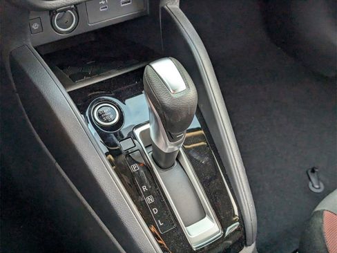 New 2025 Nissan Versa SR w/ Trunk Package image 18