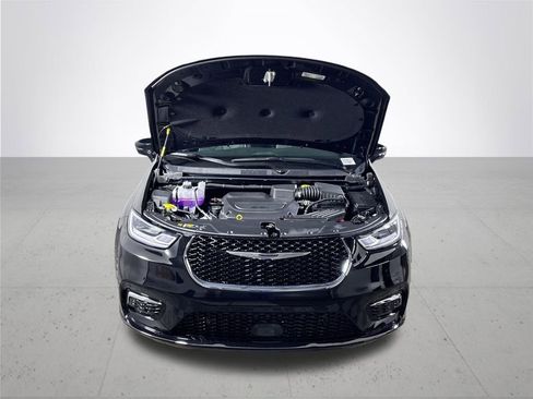 New 2026 Chrysler Pacifica Limited image 22