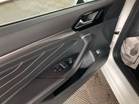 Used 2024 Volkswagen Jetta SEL image 11