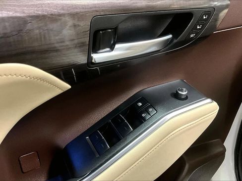 Certified 2020 Toyota Highlander Limited image 32