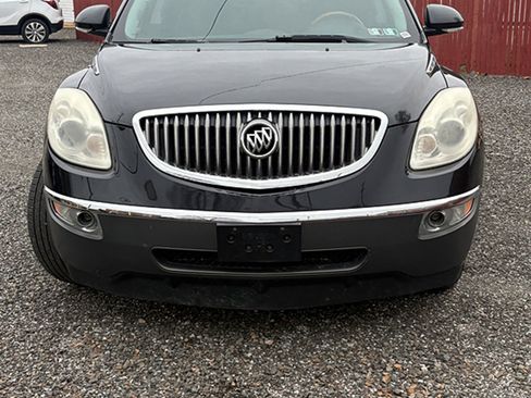 Used 2010 Buick Enclave CXL image 2
