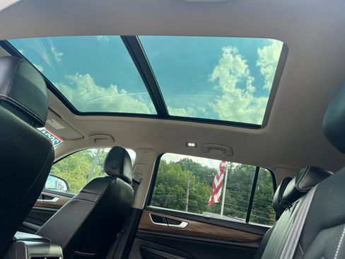 Used 2024 Volkswagen Atlas SE w/ Panoramic Sunroof Package AWD/4WD image 19