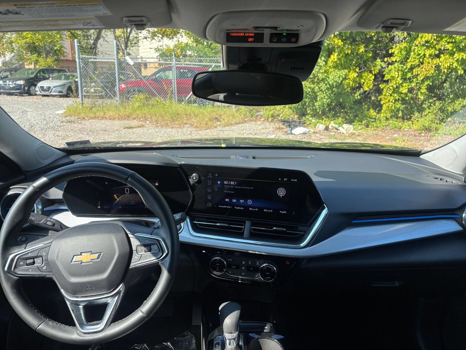 Used 2025 Chevrolet Trax LT w/ LT Convenience Package FWD image 32