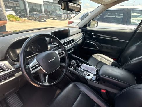 Used 2022 Kia Telluride LX AWD/4WD image 6
