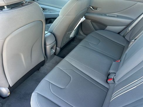 Certified 2025 Hyundai Elantra SEL image 15