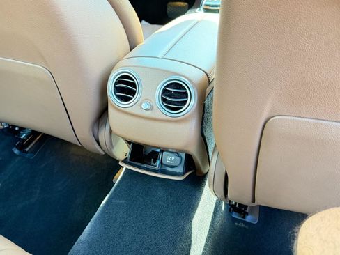 Used 2017 Mercedes-Benz E 300 4MATIC image 42