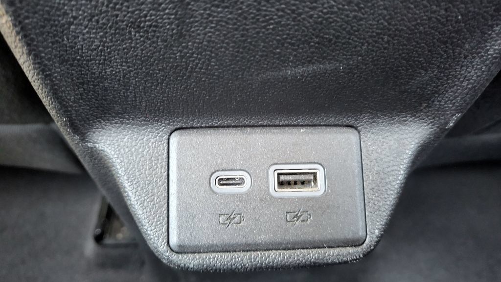 Used 2023 Chevrolet Bolt EUV LT FWD image 28