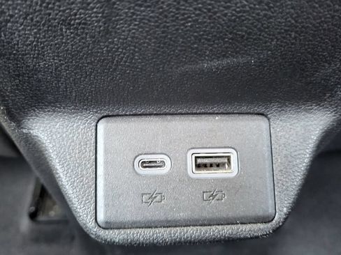 Used 2023 Chevrolet Bolt EUV LT FWD image 28