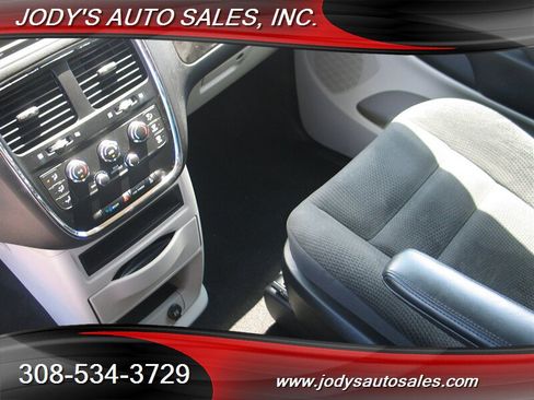 Used 2017 Dodge Grand Caravan SE w/ Power Window Group FWD image 19