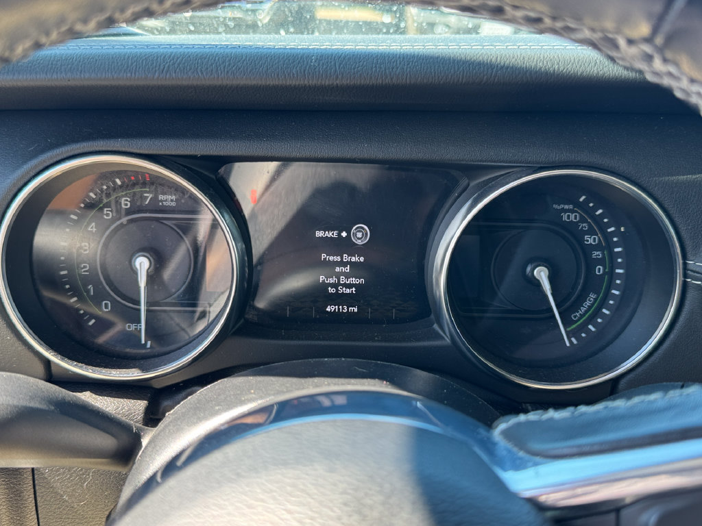 Used 2022 Jeep Wrangler Unlimited Sahara w/ Cold Weather Group AWD/4WD image 25