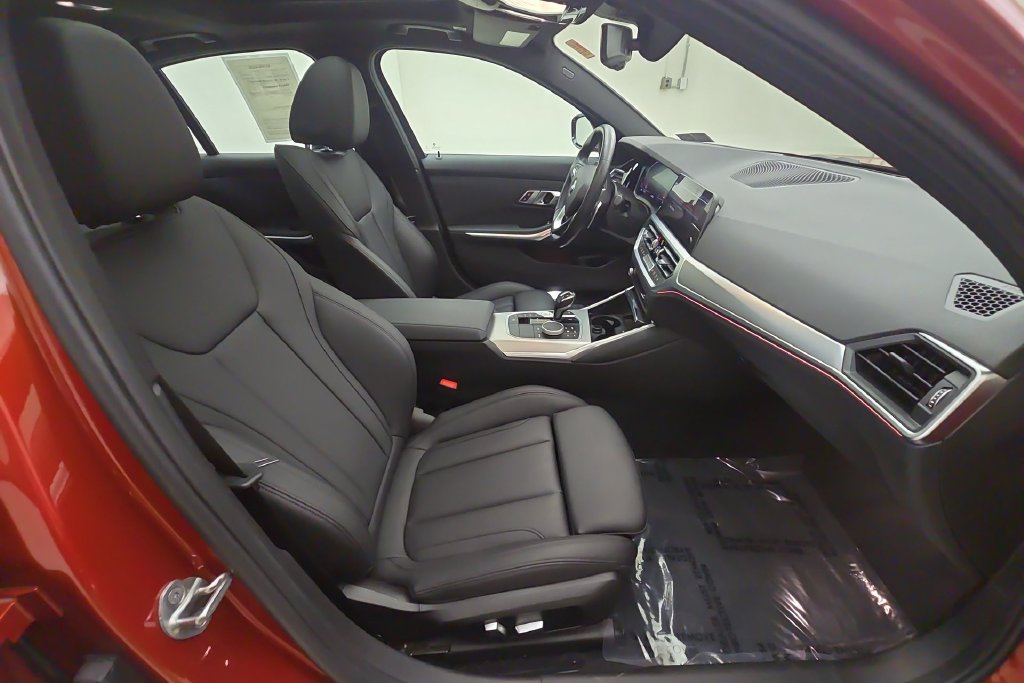 Used 2021 BMW 330i xDrive Sedan w/ Premium Package AWD/4WD image 30