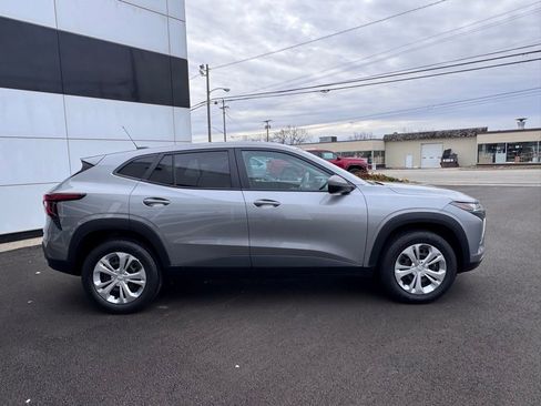Used 2024 Chevrolet Trax LS w/ Driver Confidence Package image 5