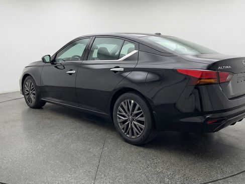 Used 2025 Nissan Altima 2.5 SV FWD image 6