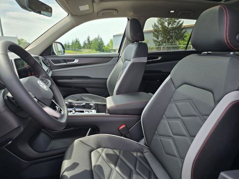 New 2026 Volkswagen Atlas Peak Edition AWD/4WD image 19