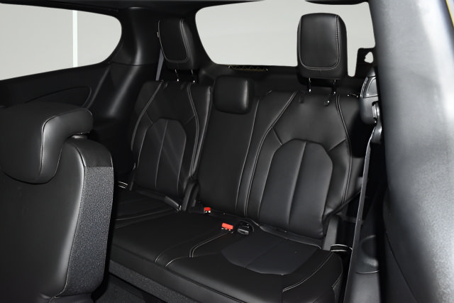 New 2026 Chrysler Pacifica Select w/ S Appearance Package FWD image 34
