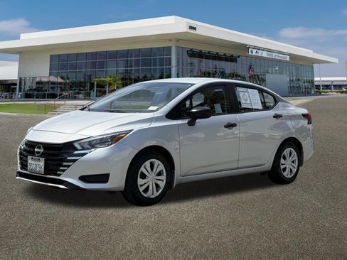 Used 2025 Nissan Versa S w/ Trunk Package FWD image 5