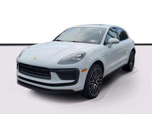 Used 2022 Porsche Macan AWD/4WD image 2