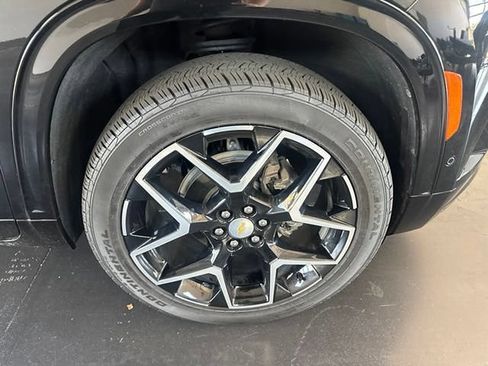 Used 2026 Chevrolet Traverse High Country w/ LPO, Floor Liner Package AWD/4WD image 3