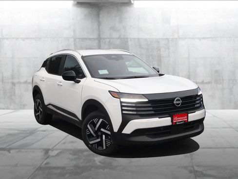 New 2026 Nissan Kicks SV image 2