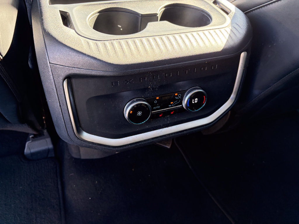 Used 2025 Ford Expedition Max Platinum AWD/4WD image 32