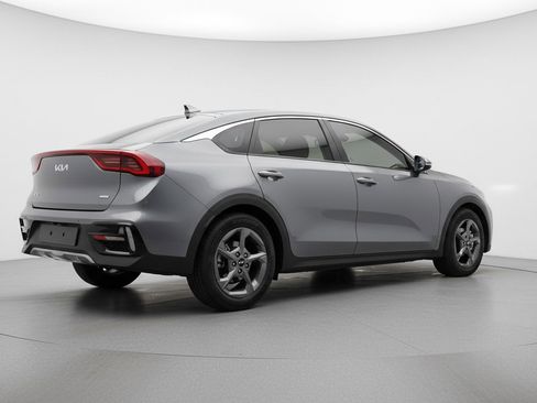 Used 2025 Kia K4 LXS image 9