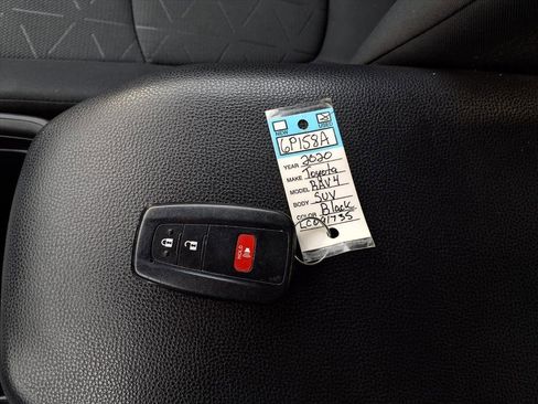 Used 2020 Toyota RAV4 XLE image 15